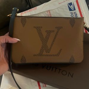 Louis Vuitton reverse monogram double zip pochette